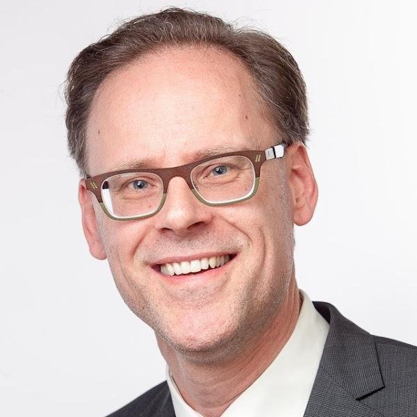 Pastor Robbert Bleacher